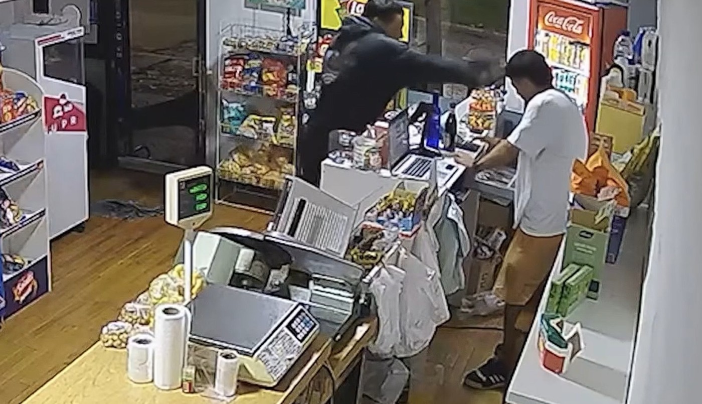 Violento robo en Cañada Gómez: golpearon al encargado y uno de los delincuentes fue detenido | Rosario y la región