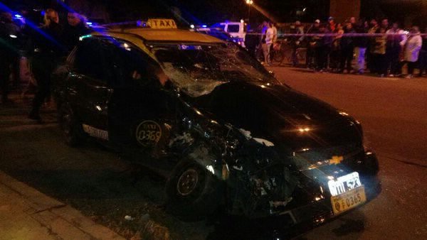 Un taxista murió y dos policías resultaron heridos en un brutal choque en zona oeste | Información General