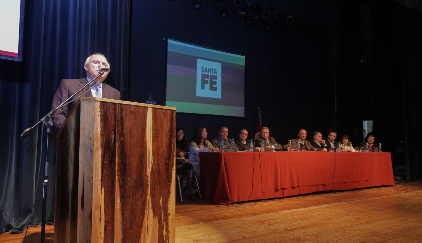 Lifschitz: "Tarde o temprano va a llegar el momento de una alternativa progresista para la Argentina" | Información General