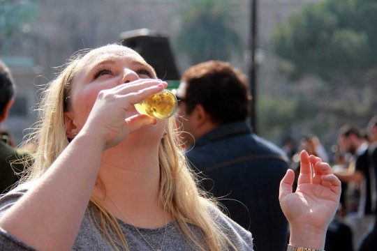 Emprendedores sociales se suman a la celebración de la Pachamama con la elaboración de caña con ruda | Información General