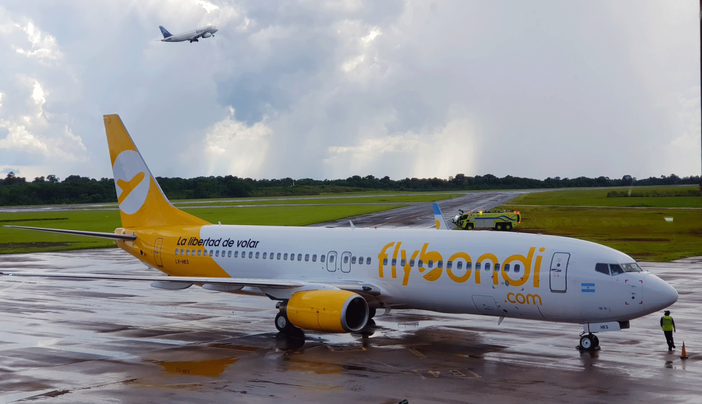 Flybondi canceló más de 30 vuelos durante el fin de semana y generó caos entre los pasajeros | Información General