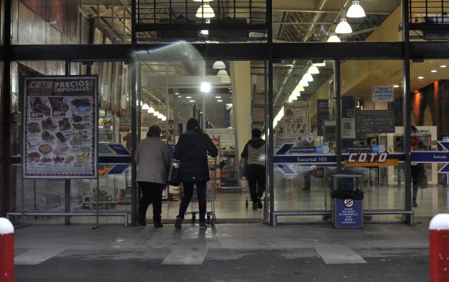 Descanso dominical: la cadena Coto y Jumbo decidieron abrir las puertas de sus sucursales | Información General