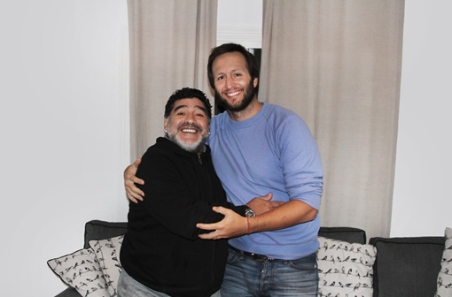 Telefe y Diego Maradona firmaron un acuerdo para la realización de su biopic | Información General