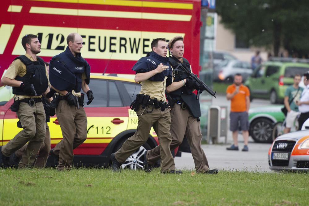 Reportan varios heridos en un tiroteo en un centro comercial de Múnich | Información General