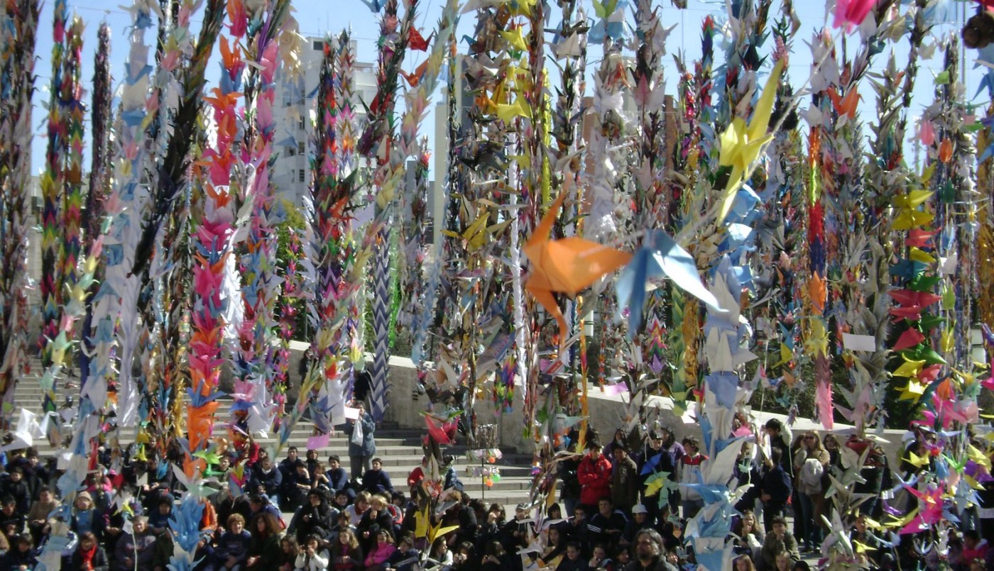 Mil Grullas por la Paz en el Monumento Nacional a la Bandera | Información General