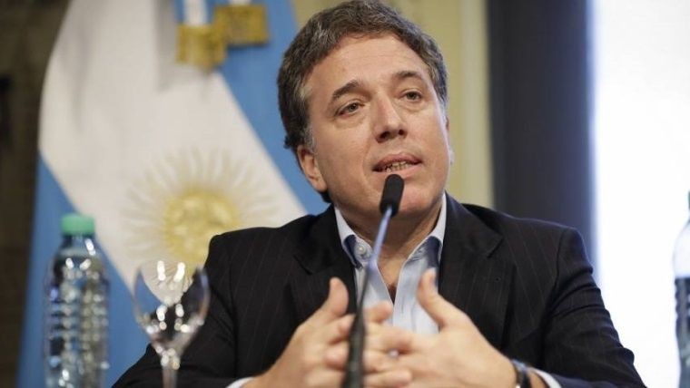 Dujovne fue internado con dolores abdominales y torácicos | Información General