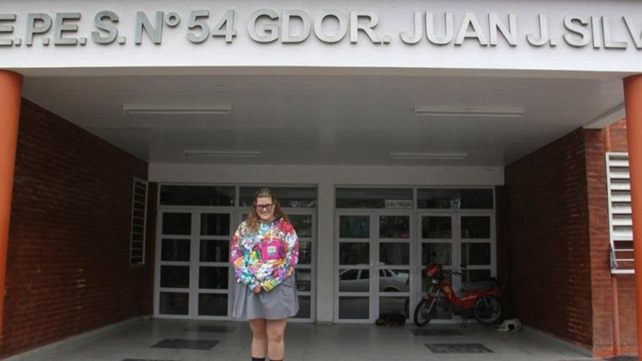 Rechazan por "gordita" a una alumna que quiere ser candidata a Reina de la Primavera | Información General