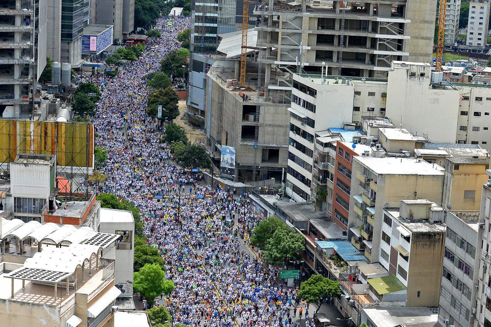 Multitudinarias marchas en Venezuela | Información General