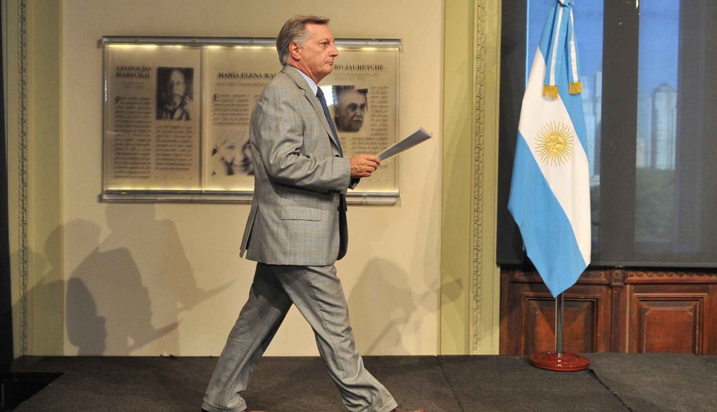 La Oficina Anticorrupción recomendó que Aranguren venda sus acciones en Shell | Información General