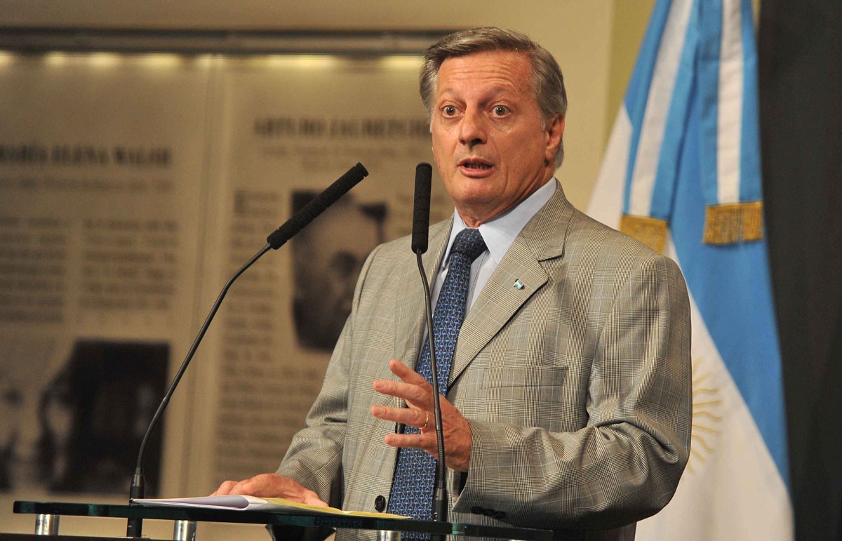 El Gobierno excusó a Aranguren de intervenir en las decisiones relacionadas con la empresa Shell | Información General