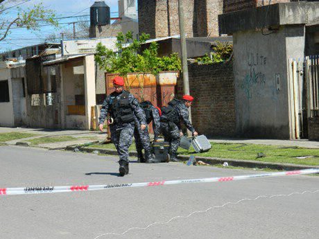 Villa Gobernador Gálvez: encontraron una granada lista para detonar a metros de una escuela | Información General