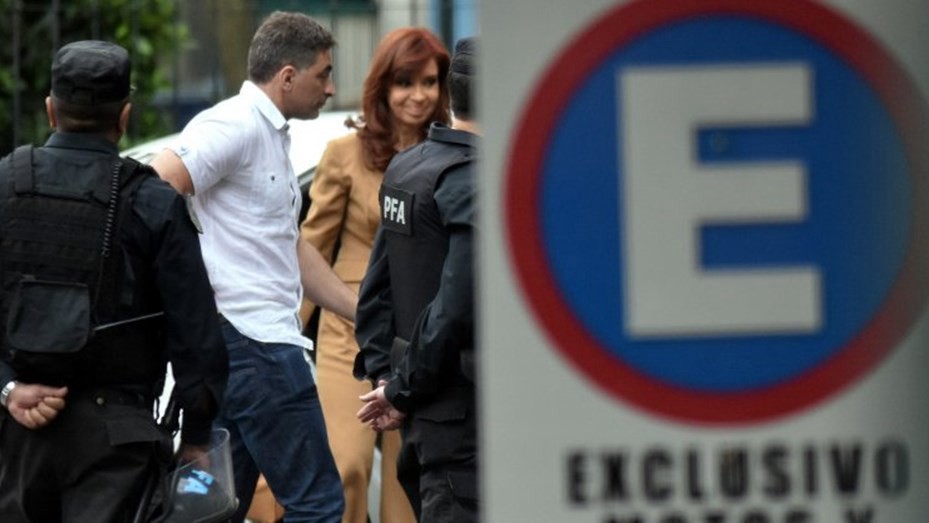 Cristina Fernández ya está en Comodoro Py para declarar ante el juez Ecolini | Información General