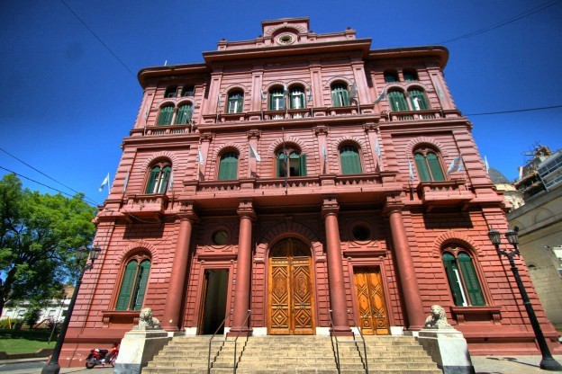 Tras reunirse con autoridades, los trabajadores municipales dejaron en suspenso la medida de fuerza y volverán a negociar | Información General