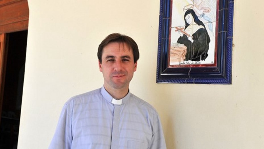 Córdoba: sacerdote dejó los hábitos para asumir paternidad | Información General