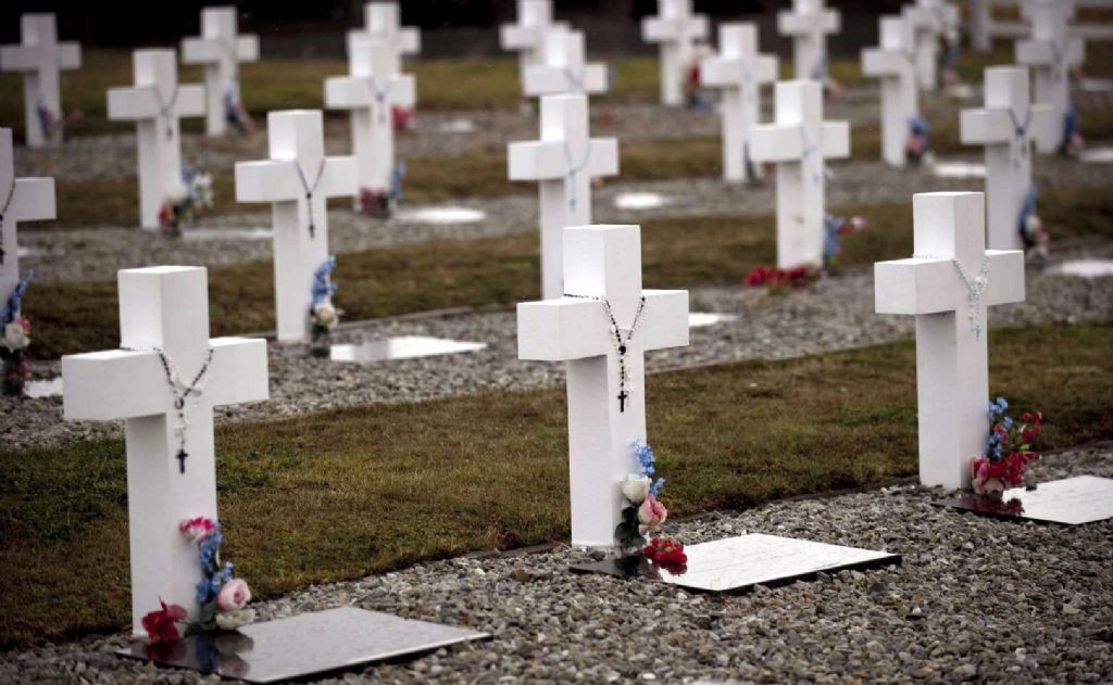 Argentina y Reino Unido acordaron el inicio de las tareas para la identificación de soldados NN sepultados en Malvinas | Información General