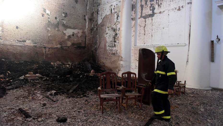 Un incendio en la catedral de San Nicolás destruyó el altar y piezas históricas | Información General