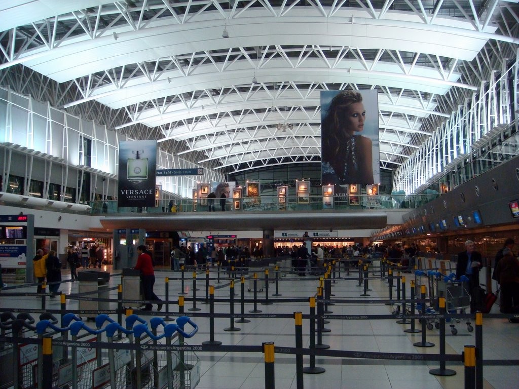 Aumentan a 500 dólares el monto de mercadería que se puede traer desde el exterior | Información General