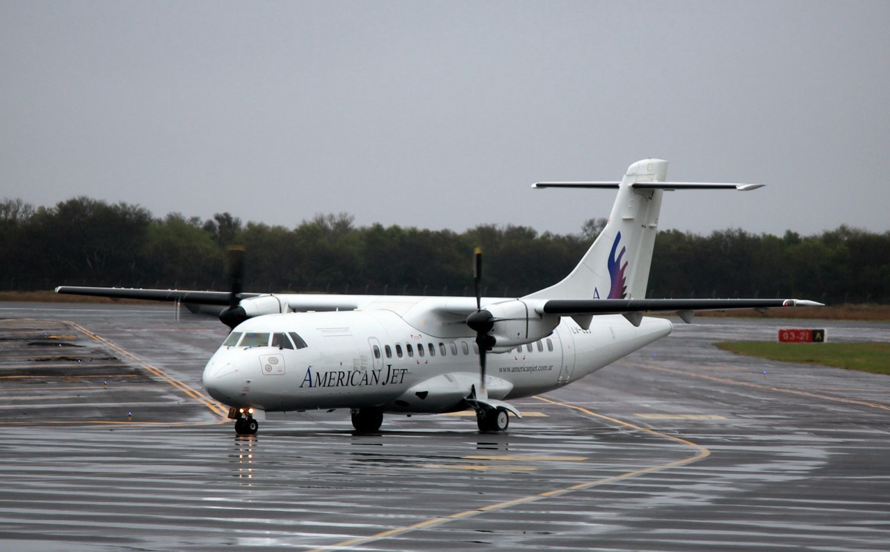 El Gobierno autorizó a tres empresas de vuelos low cost a operar en 135 rutas aéreas | Información General