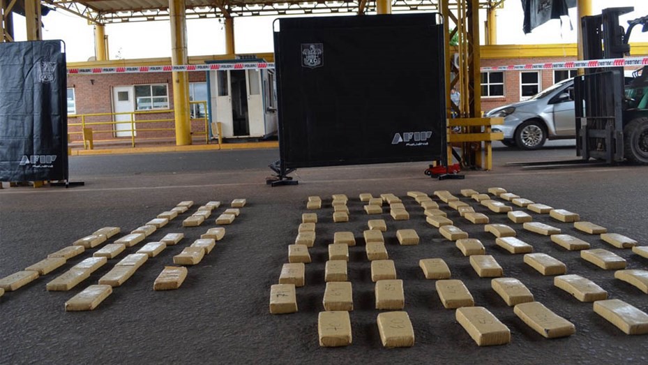 Operativo "El señor de los cielos": decomisaron un cargamento de media tonelada de marihuana procedente de Paraguay | Información General
