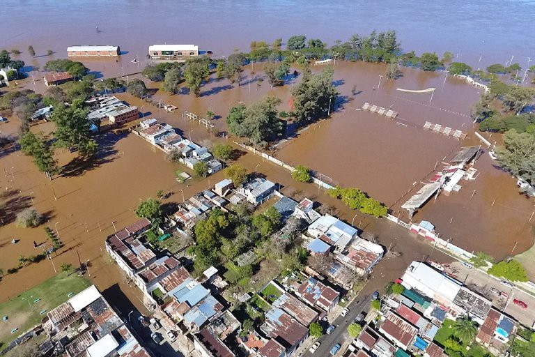 Se agrava la situación por la crecida del río Uruguay: ya hay más de 2 mil familias evacuadas | Información General