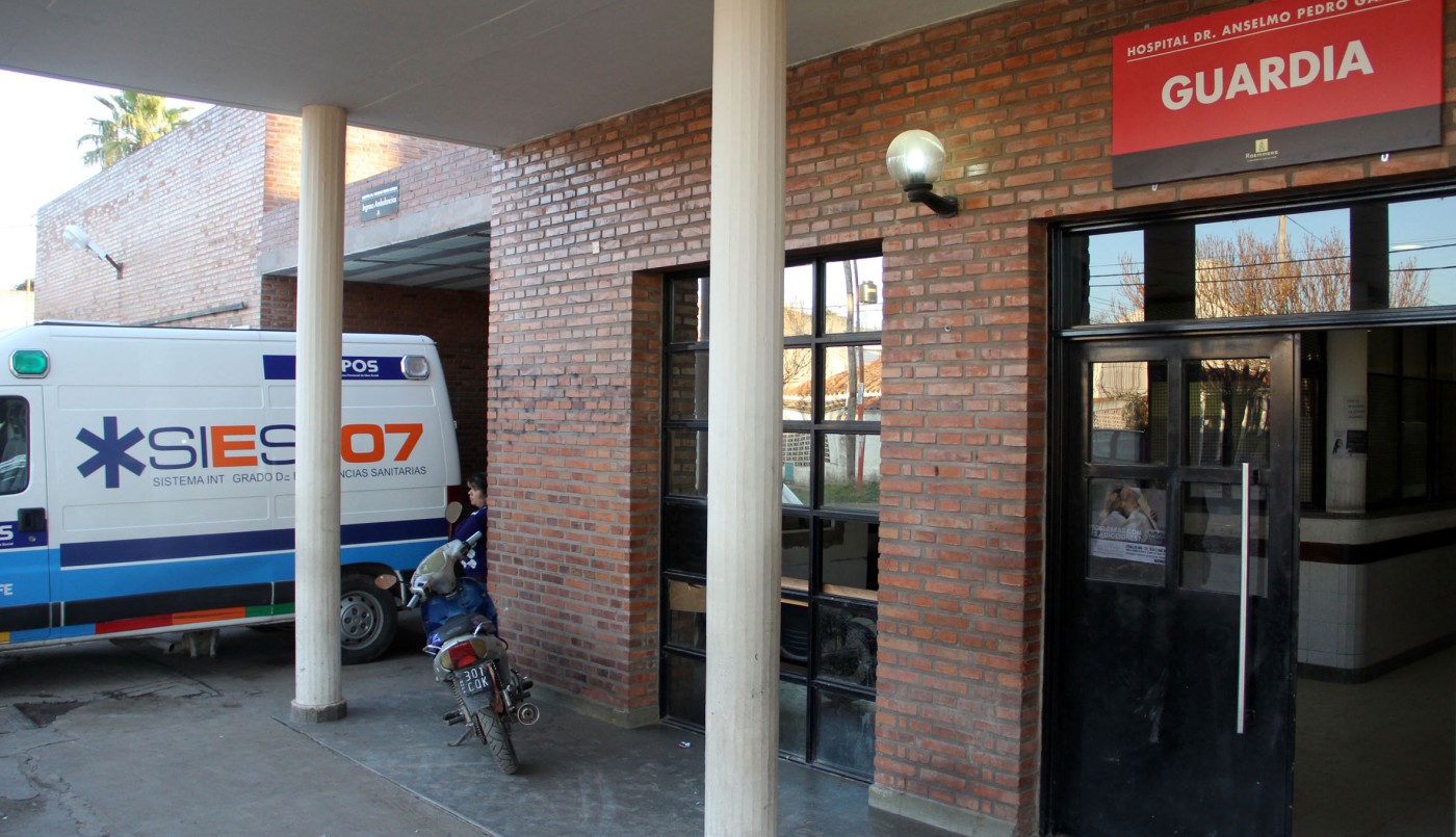 Villa Gobernador Gálvez: dos hombres en moto asesinaron a balazos a un adolescente | Información General