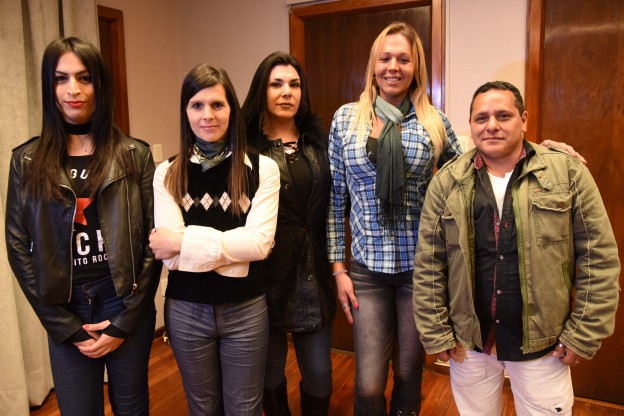 Mónica Fein firmó el decreto para la incorporación de cinco personas trans a la planta municipal | Información General