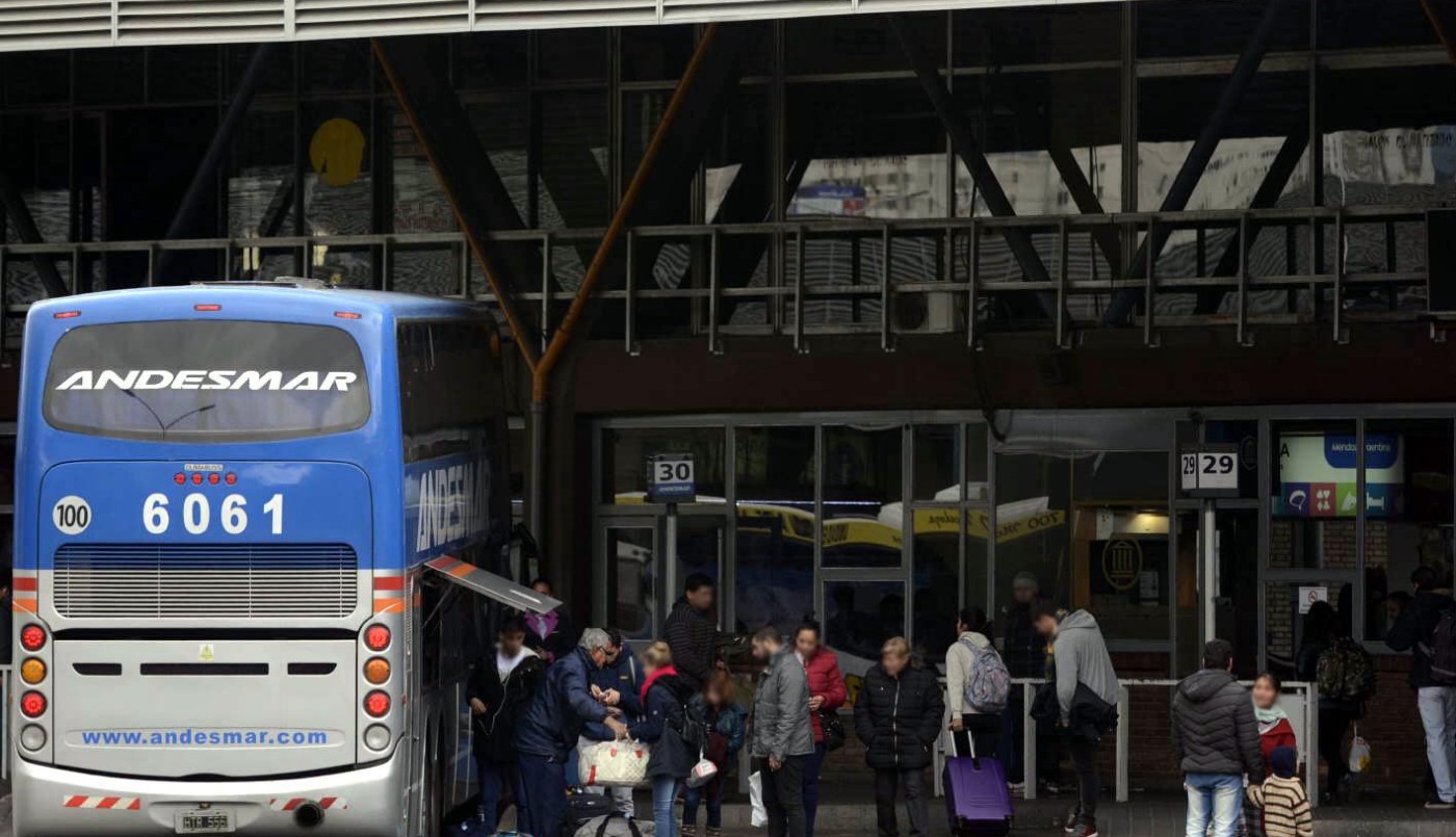 Trabajo dictó la conciliación obligatoria y se levantó el paro de choferes de larga distancia | Información General