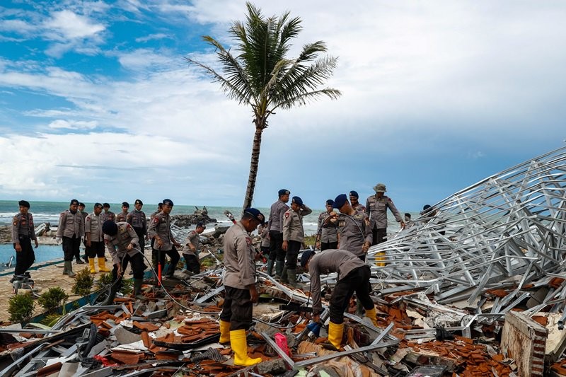 Tsunami en Indonesia: ascienden a más de 350 las víctimas fatales y continúa la búsqueda de sobrevivientes | Internacionales