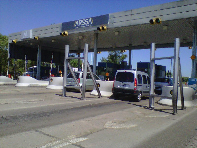 Irrumpió en el peaje de la autopista Rosario-Santa Fe y robó una importante suma de dinero | Información General