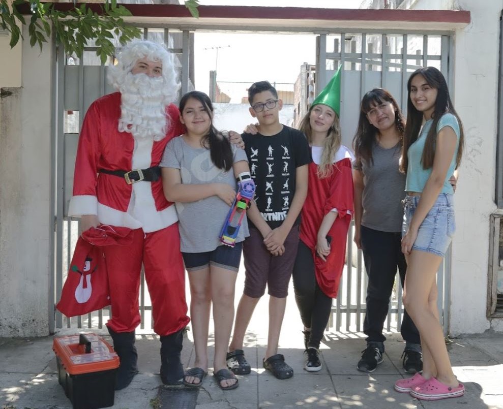 Navidatón: repartieron prótesis 3D a niños y niñas | Información General