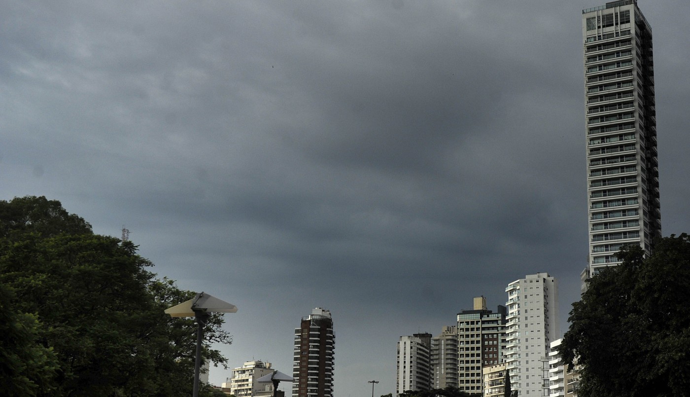 Rige un alerta por tormentas fuertes en el centro del país | Información General