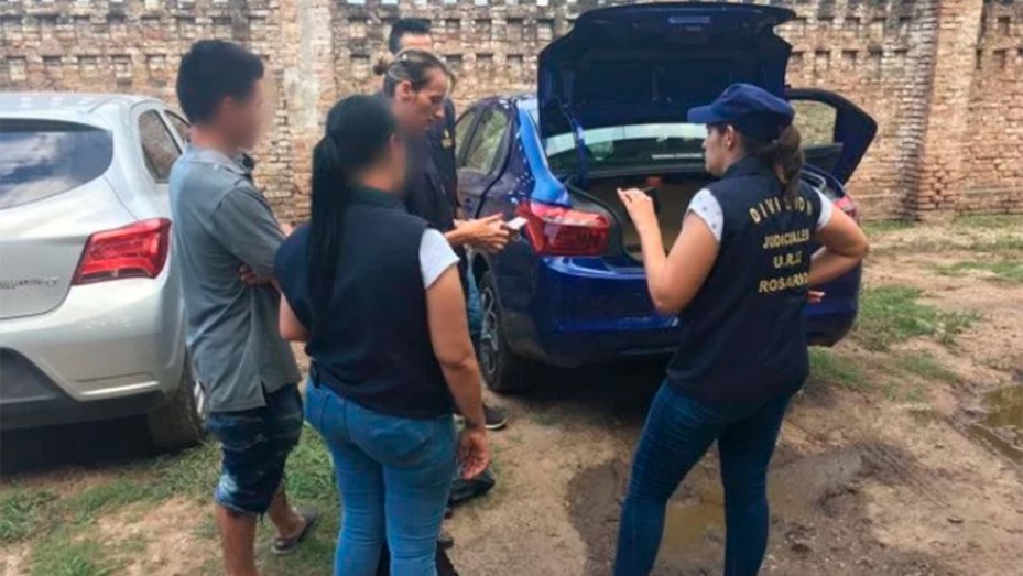 Detuvieron a dos policías que fueron enviados a un asalto y se llevaron más de 60 mil pesos | Información General