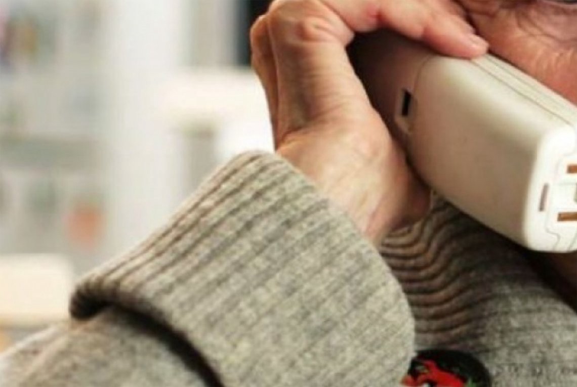 Con una llamada telefónica, engañaron a una anciana para que entregue todos sus ahorros | Información General