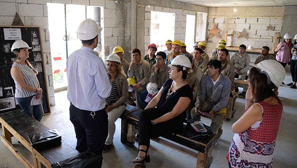 En Tucumán dan charlas en obras en construcción para prevenir el acoso callejero | Información General