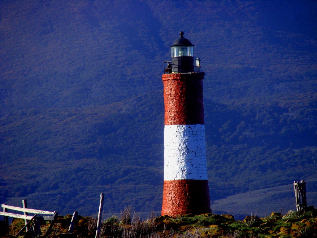Un veterano de Malvinas viajará en velero al Faro del Fin del Mundo y abrirá una biblioteca | Información General
