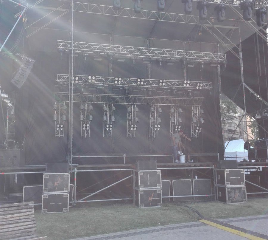 Fito Paéz presenta su último disco con un show abierto y gratuito en la plaza San Martín | Información General