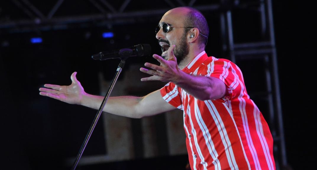 Abel Pintos brindó un emotivo show bajo la lluvia de Cosquín | Espectáculos