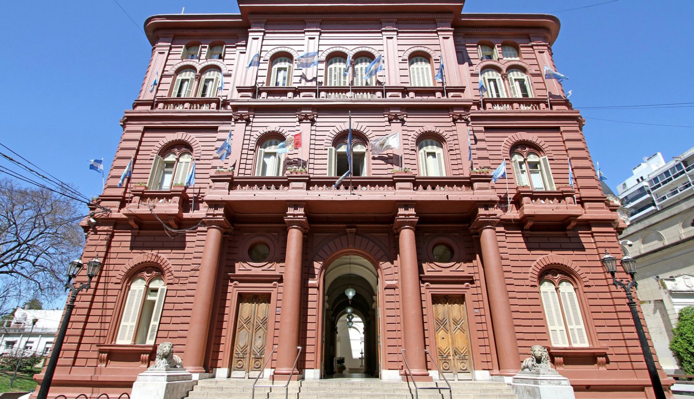 Fein presenta los cambios en su gabinete | Información General