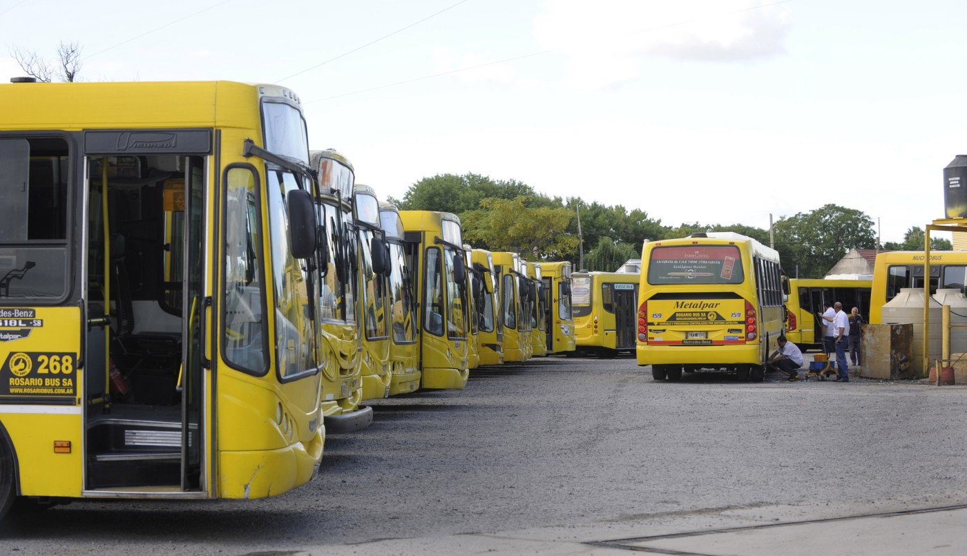 Choque entre dos colectivos de línea: dieciocho pasajeros heridos | Información General
