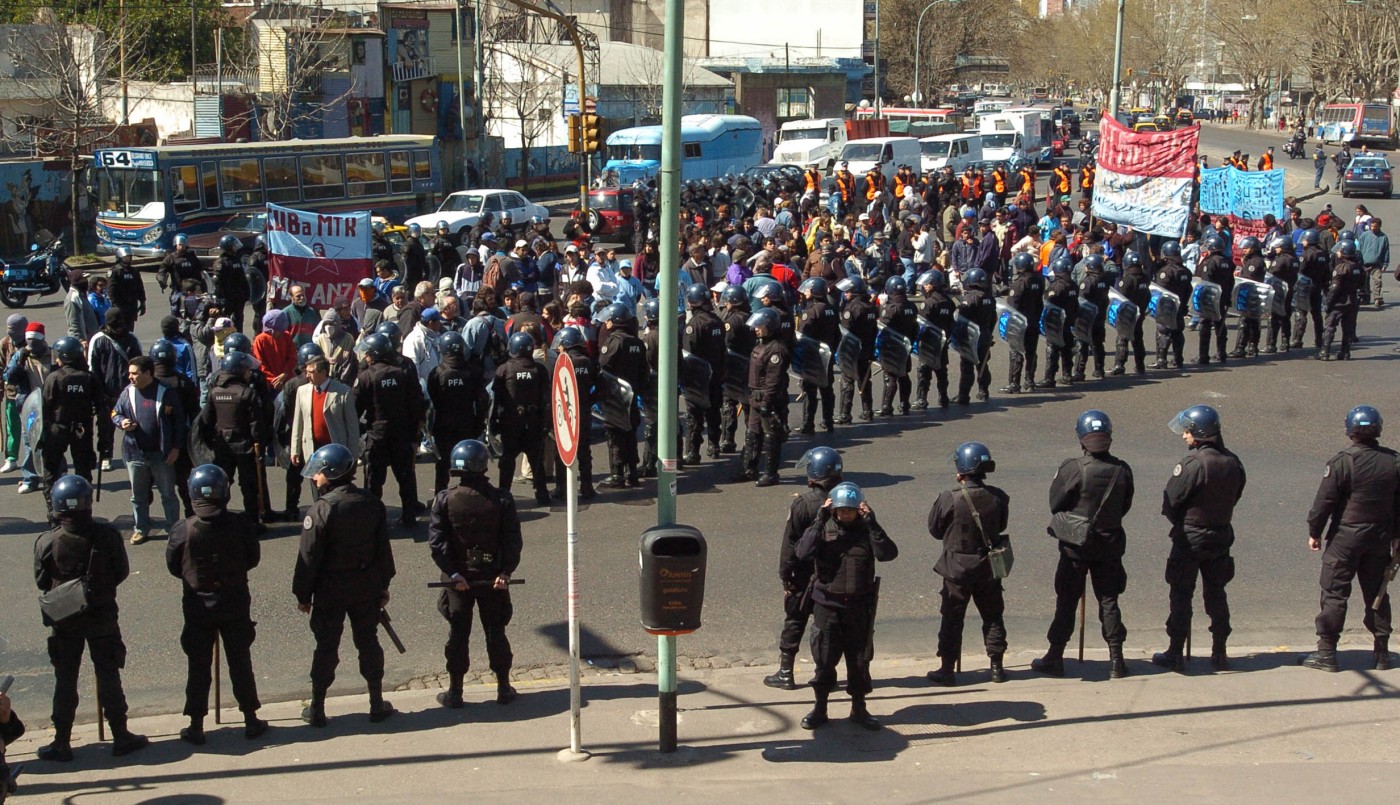 Un diputado de Cambiemos presentó un proyecto para quitarle los planes sociales a quienes hagan piquetes en Buenos Aires | Información General