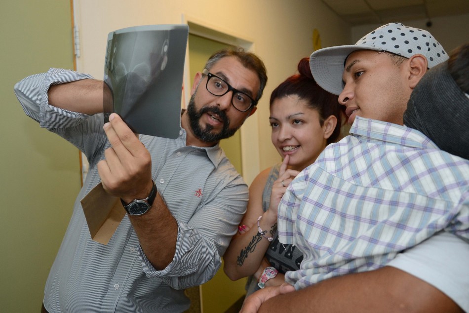 Inédito implante coclear a un niño de tres años en el Vilela | Información General