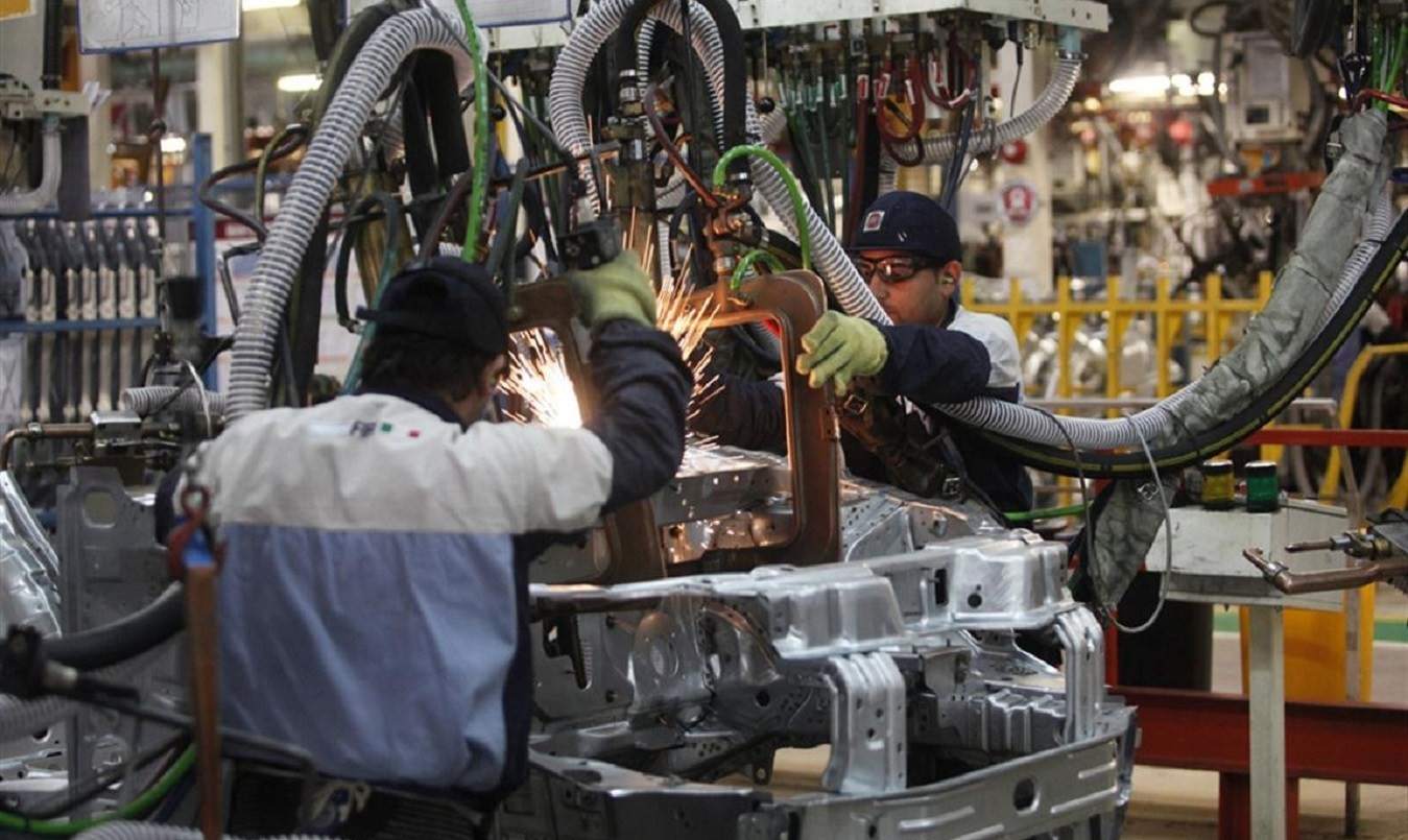 La actividad industrial cayó en enero un 10,8% interanual | Información General