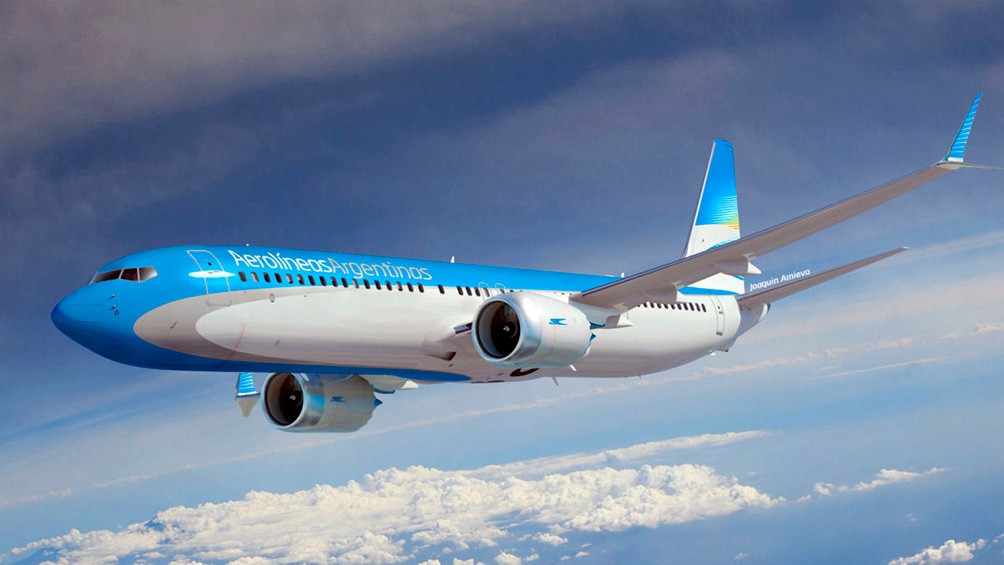 Aerolíneas Argentinas canceló 35 vuelos y suspendió la venta de pasajes hasta el domingo | Información General