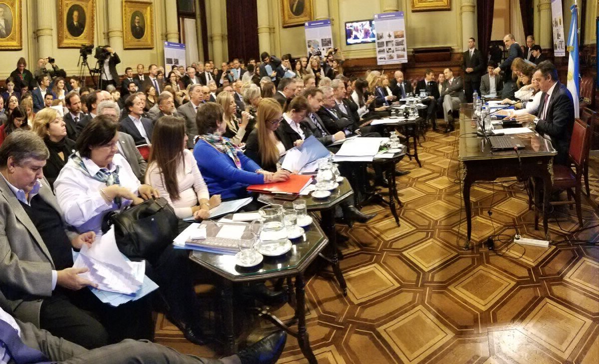 Tarifas: el plenario del Senado dio dictamen al proyecto opositor | Información General