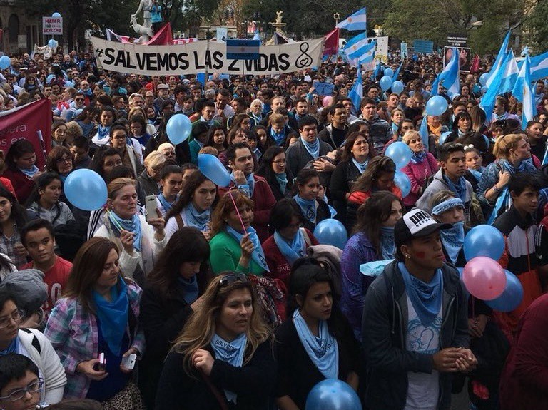 Multitudinaria marcha en Rosario contra la despenalización del aborto | Información General