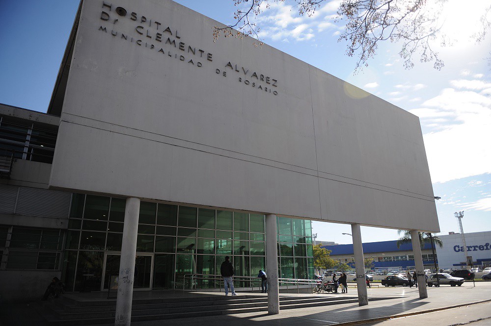 Un joven se encuentra internado en estado reservado tras quedar en medio de una balacera en zona oeste | Información General