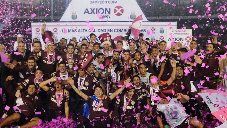 Con una contundente goleada a San Lorenzo, Lanús se consagró campeón del fútbol argentino | Deportes