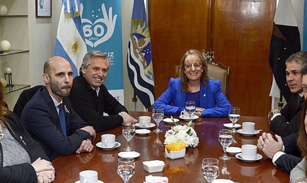 Ya en campaña, Alberto Fernández se reunió con Alicia Kirchner | Información General