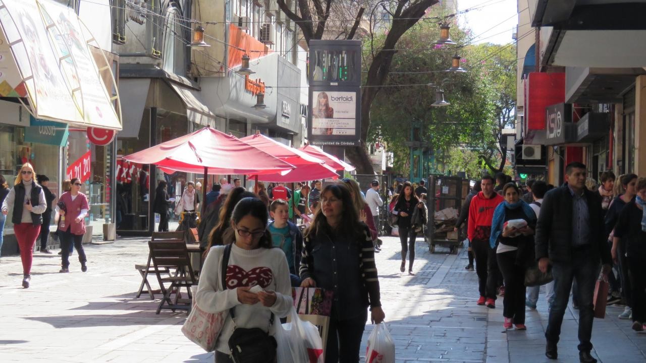 La actividad económica cayó en marzo un 6,8% interanual | Información General