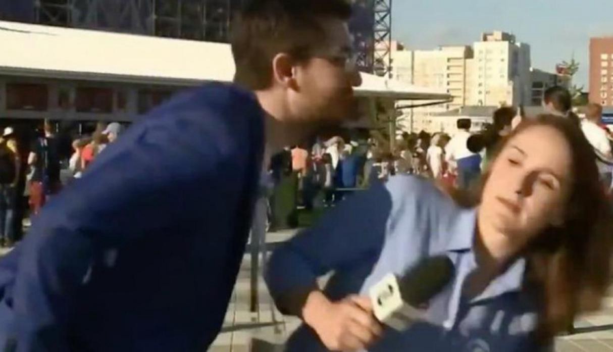 Machismo Mundial: acosaron a una periodista cuando estaba en vivo | Deportes